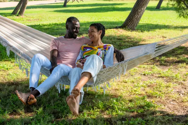 “Soft Dating” Is In: Why 2025 Is All About Slowing Down and Feeling More