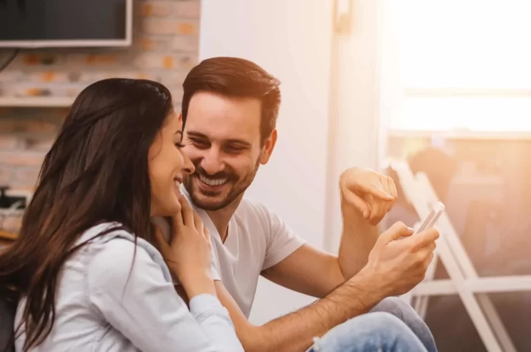 Modern Dating Isn’t Broken—It’s Just Evolving